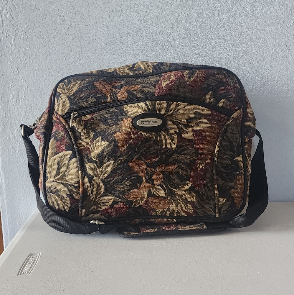 Vintage Floral Tapestry Shoulder Bag